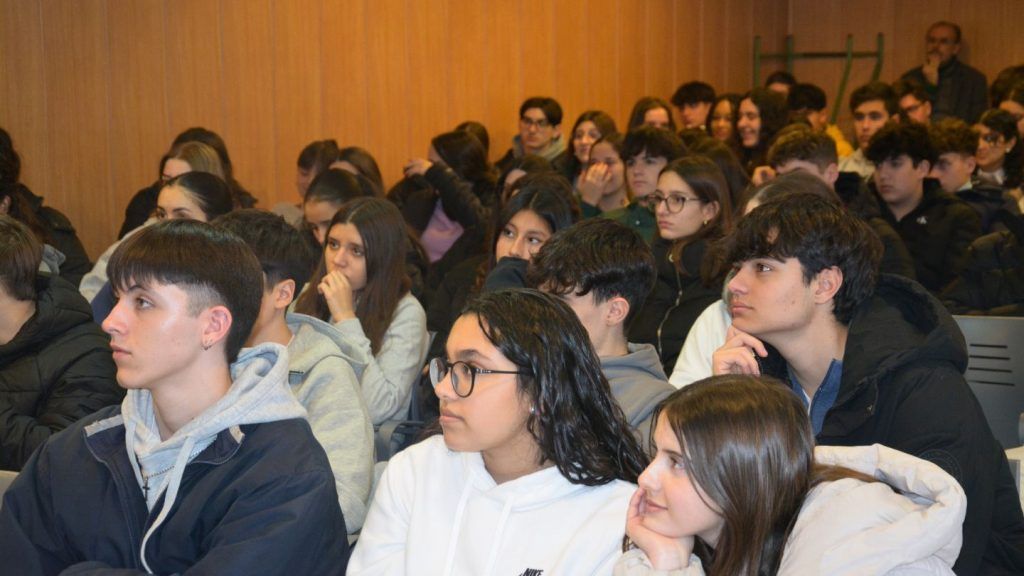 La imagen tiene un atributo ALT vacío; su nombre de archivo es charla3-1024x576.jpg